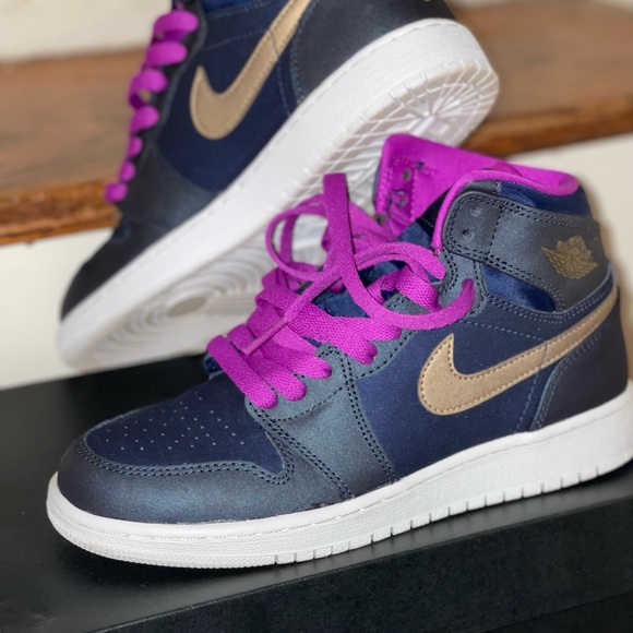 Air Jordan 1 Retro Hi Sz 4.5 Obsidin/White/Purple - Picture 2 of 3